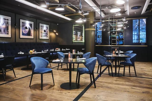 راديسون كوليكشن هوتل، وارسو