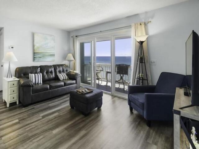 سيسايد سن رايز أوشنفرونت بيتش تشيك كوندو! 1 بد روم فيلا باي ريدآونينغ