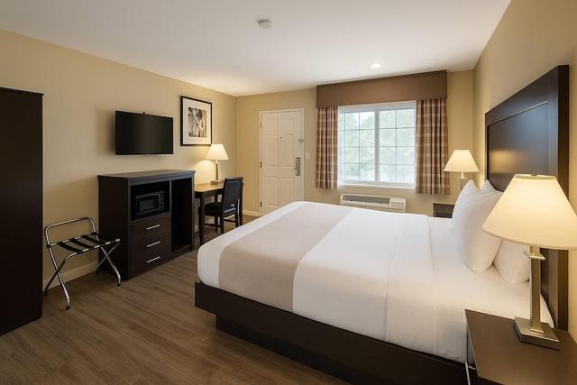 رودواي إن إل كاجون - سان دييجو إيست