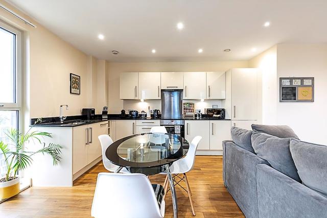 فيبرانت لندن كانال أبارتمنت