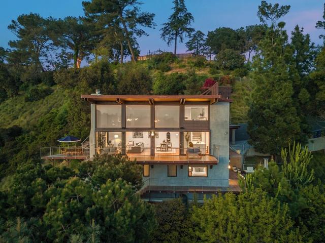 ساميتريدج - آن إليجانت إيستايت ويذ اونوبستروكتيد سيتي آند أوشن فيوز