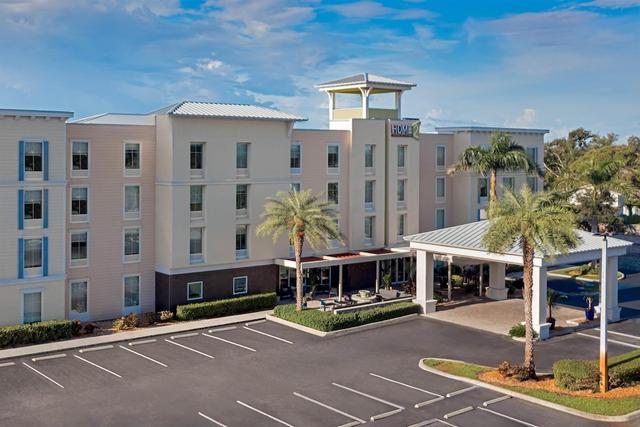 هوم2 سويتس باي هيلتون نوكوميس  ساراسوتا كاسي كي