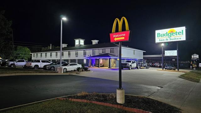 بدجتيل إن آند سويتس