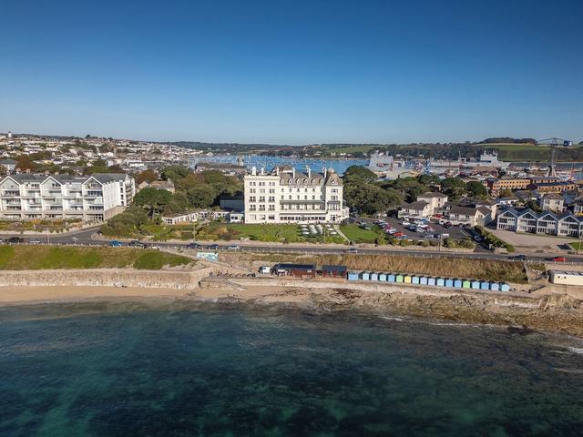 ذا فالماوث هوتل