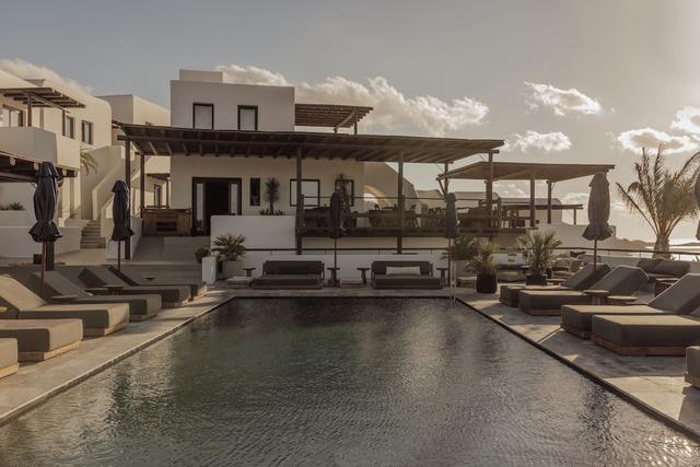 أنانيا ميكونوس - لبالغس فقلي