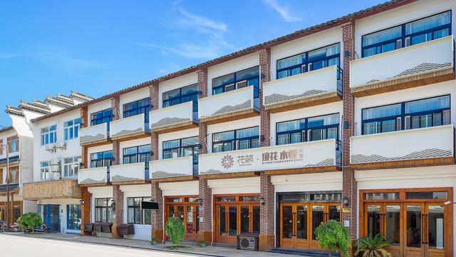 ووزن ستايل تاون كوفي هوتل