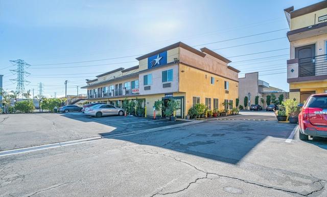 ستار لايت إن ساوث إل مونت