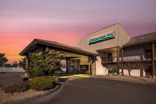 إدج ووتر إن آند سويتس، آن أسيند كوليكشن هوتل