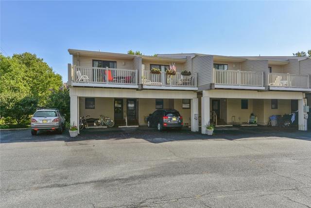 سي باينز فيليدج 39 باي لونج آند فوستر