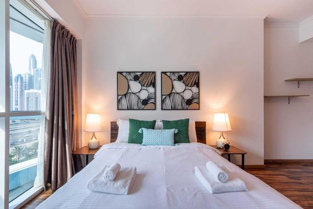 Guestready - Panoramic View of Dubai Skyline