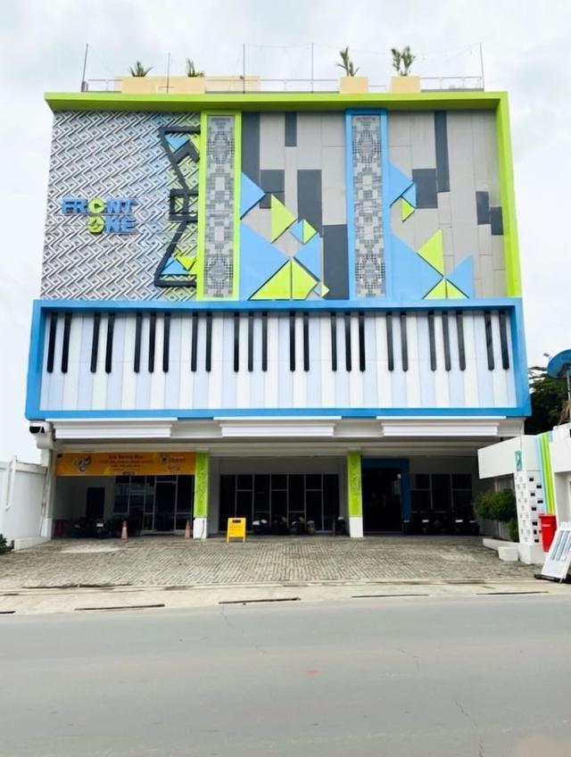 فرونت وان بودجيت واينا أبيبورا