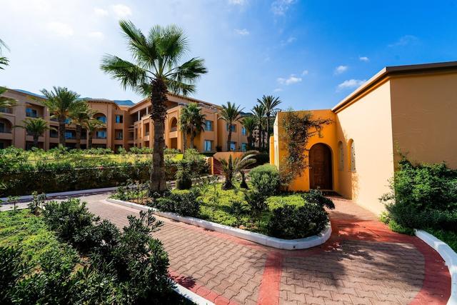 رويال توليب قربص باي - ينابيع ومركز علاج بمياه البحر