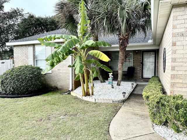 Coastal Cottage 5 Bedroom Home by Redawning