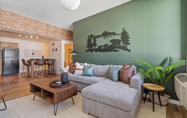 ذا جريزلي هاوس نو سيرفيس فيز باتيو بي بي