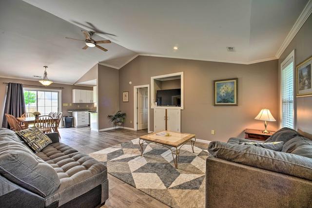 مورهيد سيتي جيتاواي بو/2 يارد- 4 مي تو بيتش!